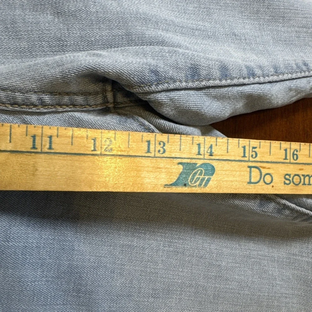 Levi's Boyfriend Jeans Women's Size‎ 34 Light Wash Relaxed Fit Denim